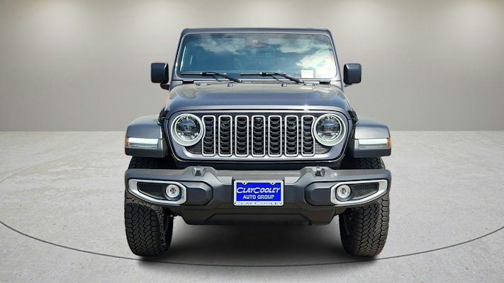 2025 Jeep Wrangler Sahara photo 2