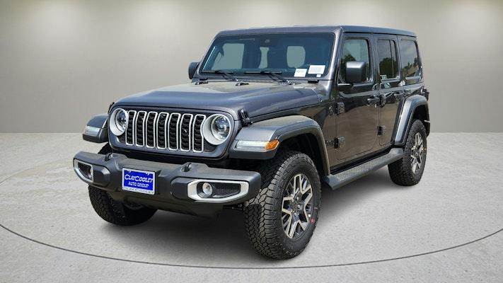 2025 Jeep Wrangler Sahara photo 3