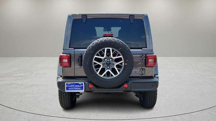 2025 Jeep Wrangler Sahara photo 6