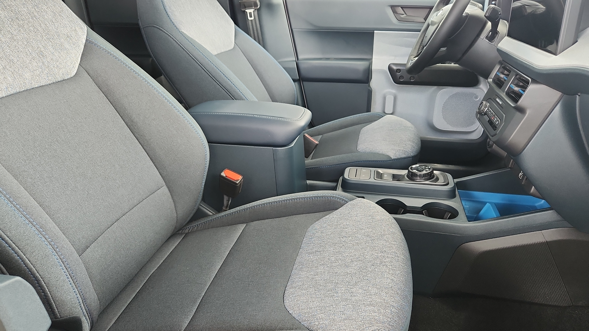 New Space White Metallic 2025 Ford Maverick XLT for Sale in